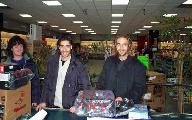 Батистута и Руй Кошта делают покупки в супермаркете